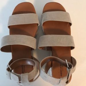 American Eagle platform sandals